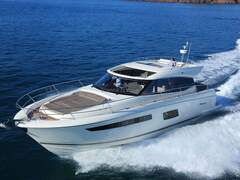 Motorboot Prestige 550S Bild 4